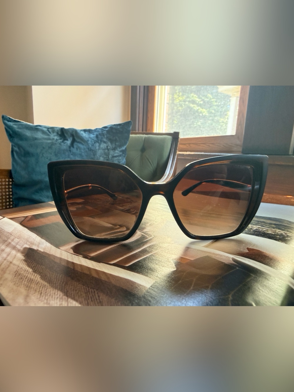 Dolce&Gabbana Sunglasses - Stylish brown with tortoise shell accents